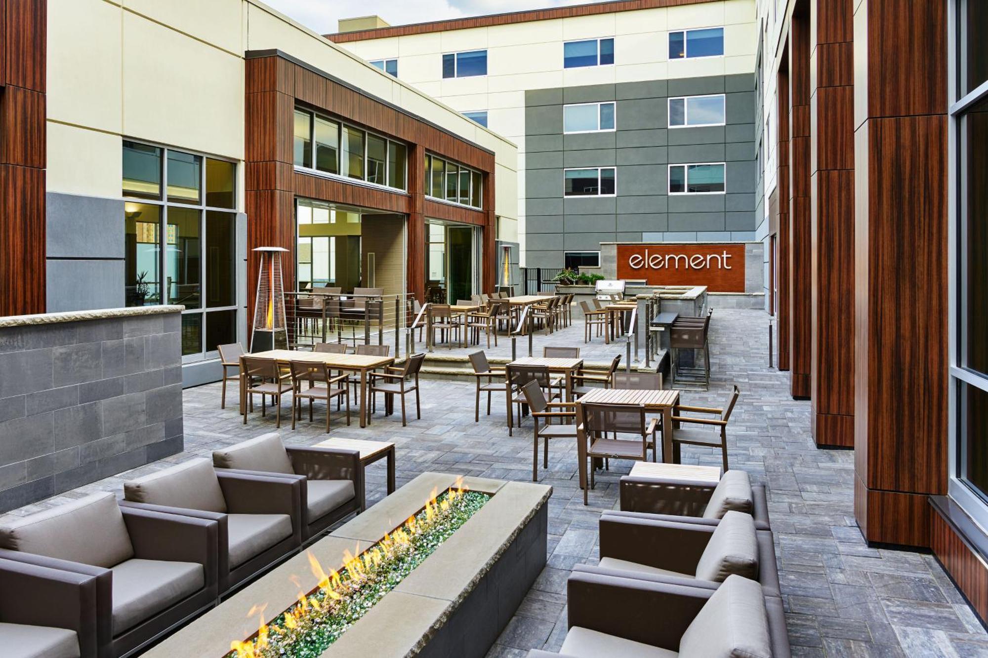 Element Fargo Hotel West Fargo Exterior photo